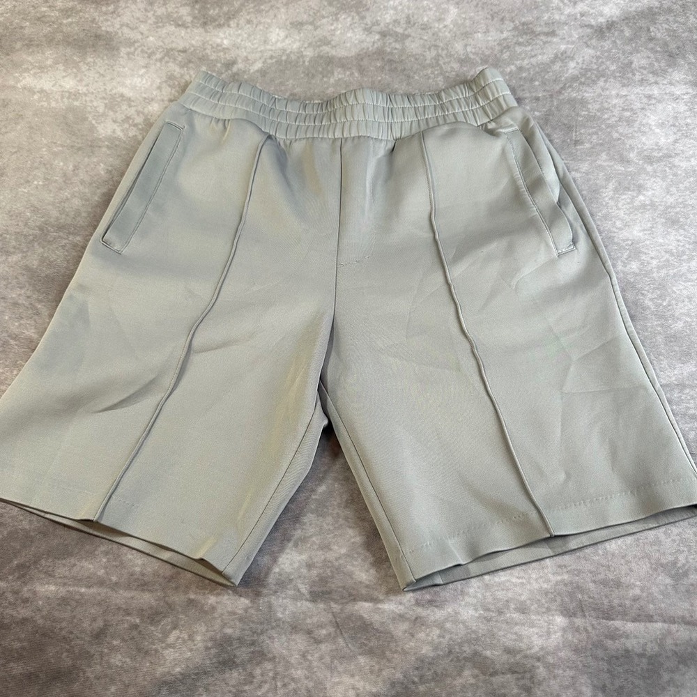 Forever 21 Men Athletic Shorts Size‎ Medium Gray Elastic Waist Pockets